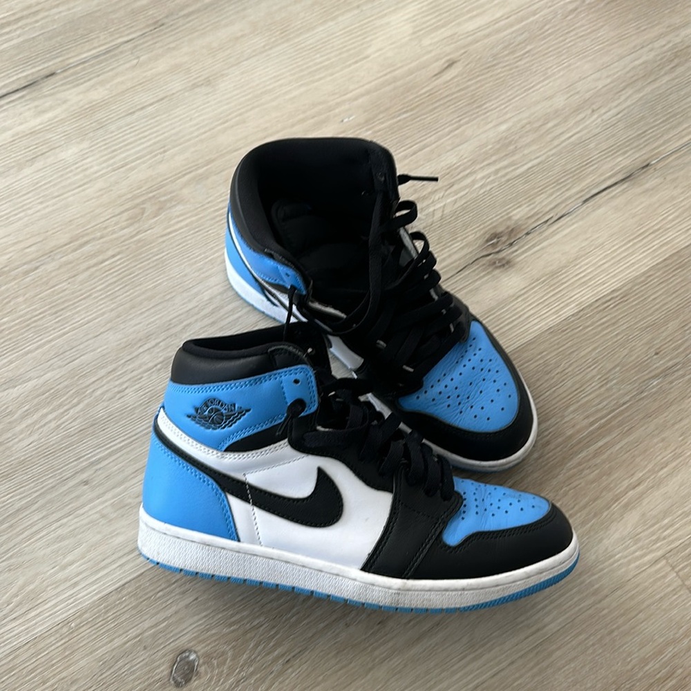 Nike Air Jordan 1 Retro High UNC Toe